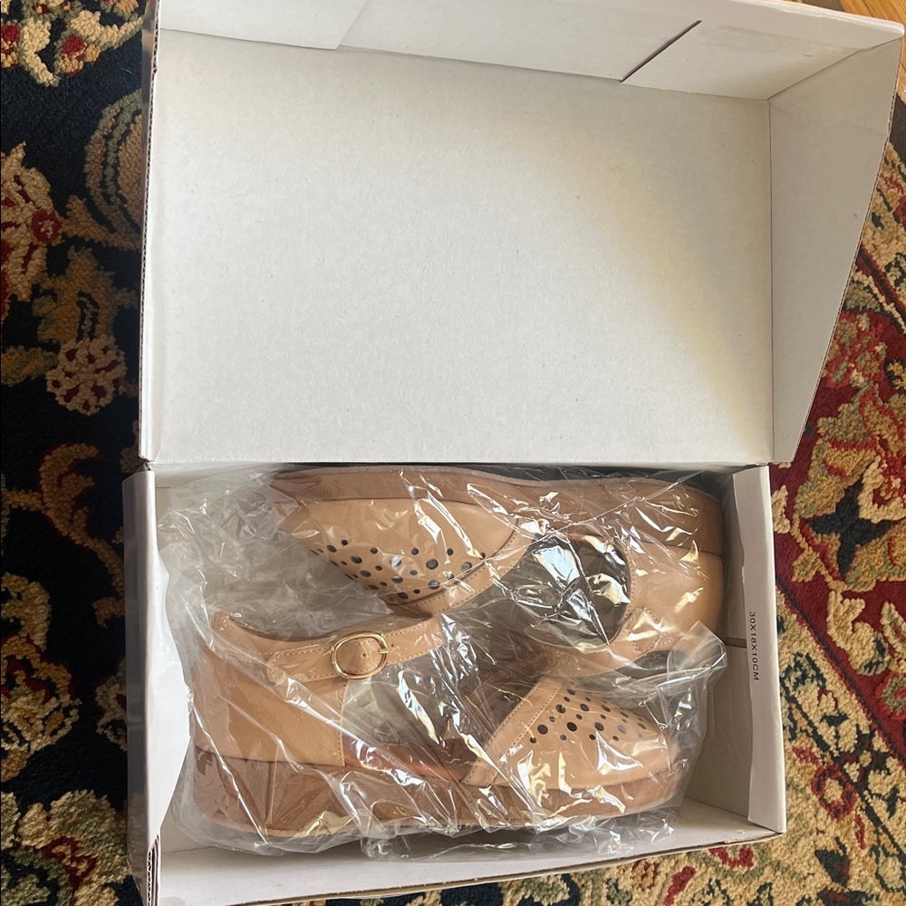Low wedge ankle strap buckle flats size 36(6) New in box - Picture 11 of 11